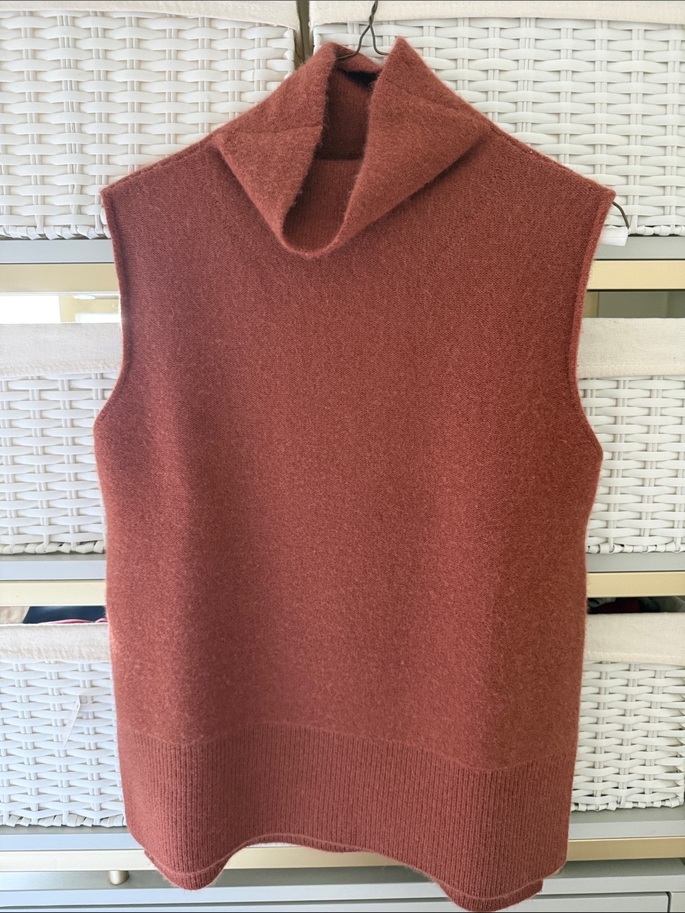 Vince Size M Cashmere Sleeveless Turtleneck Sweater Vest - Rust